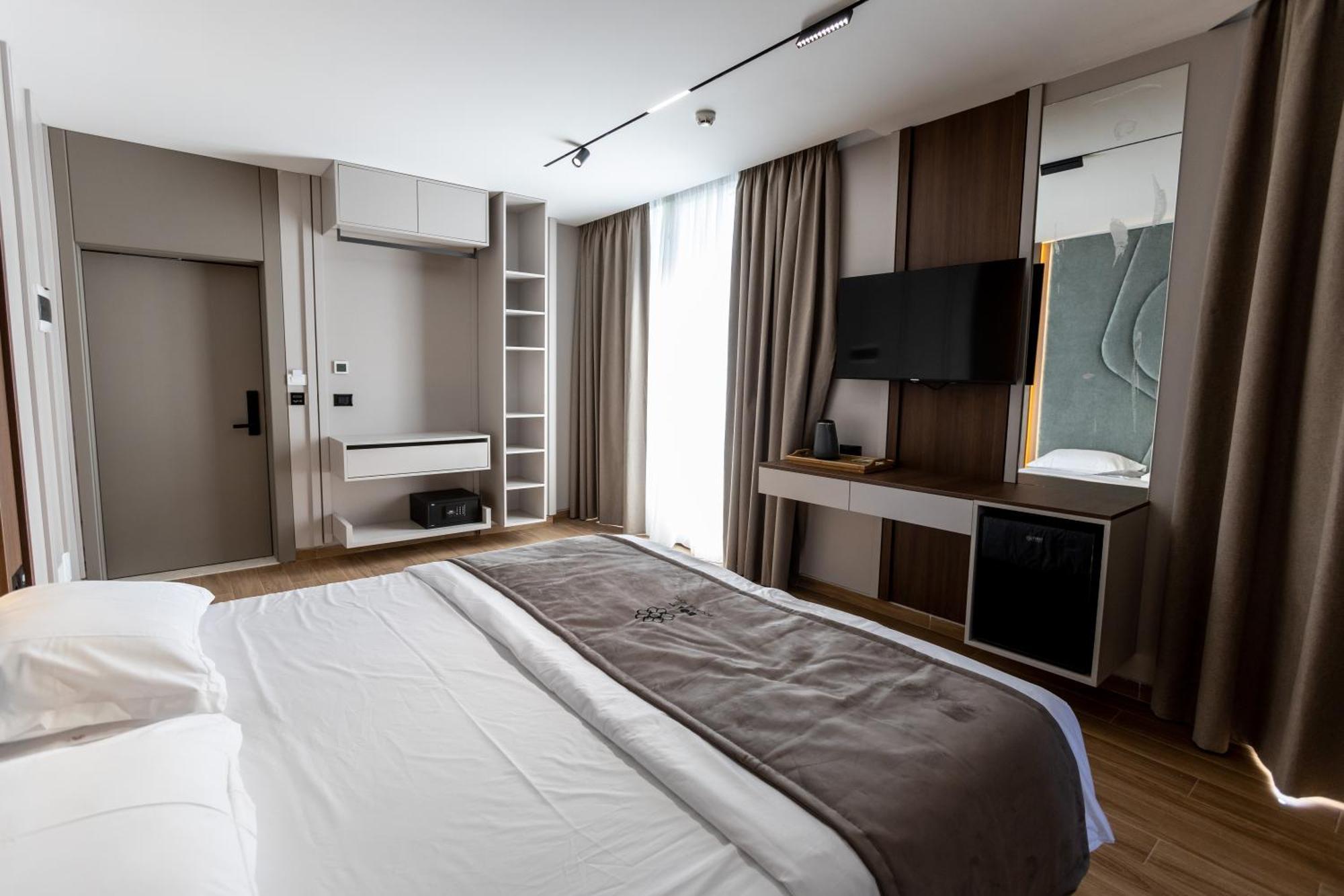 Bolt Boutique Hotel Lezhë Екстериор снимка