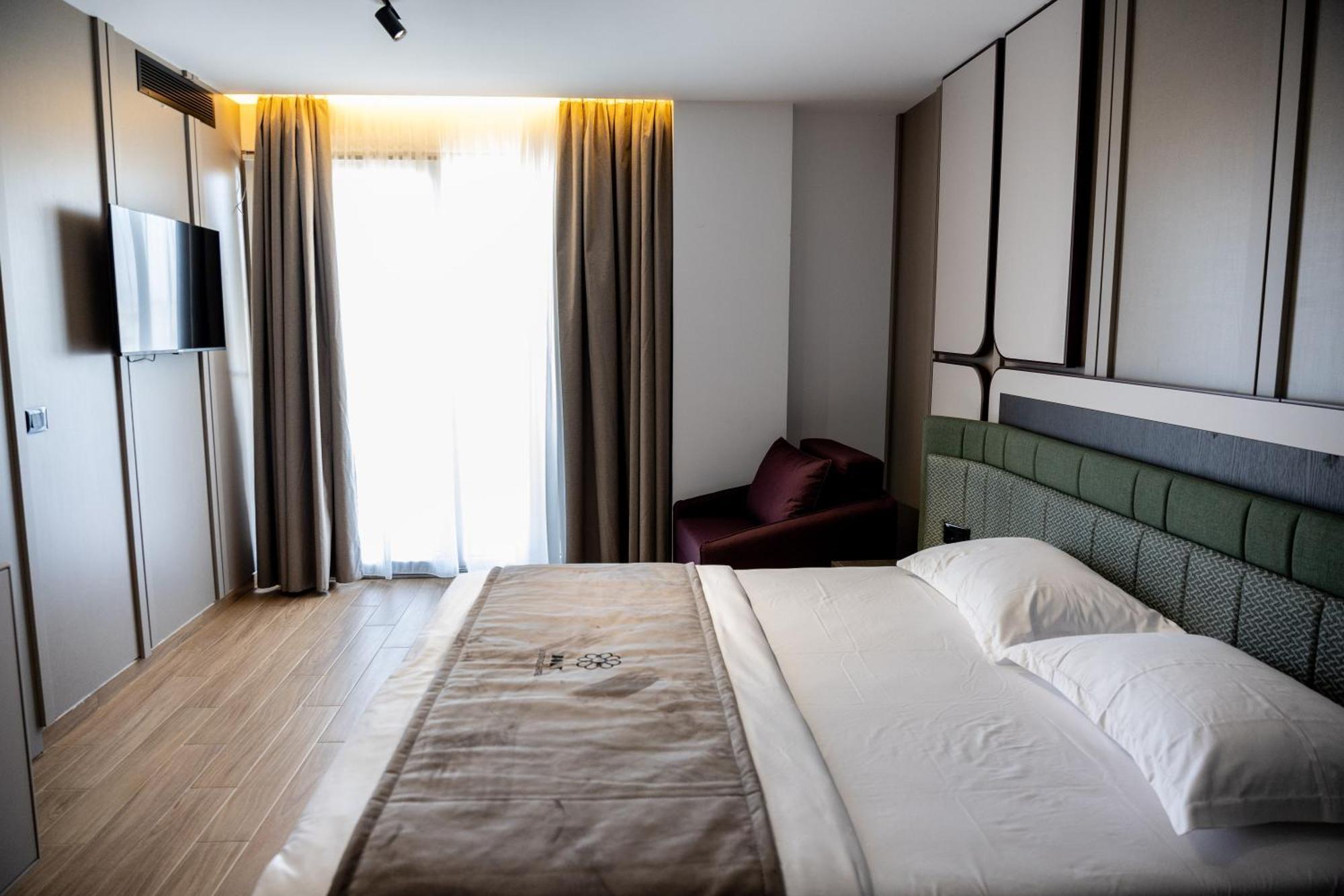 Bolt Boutique Hotel Lezhë Екстериор снимка