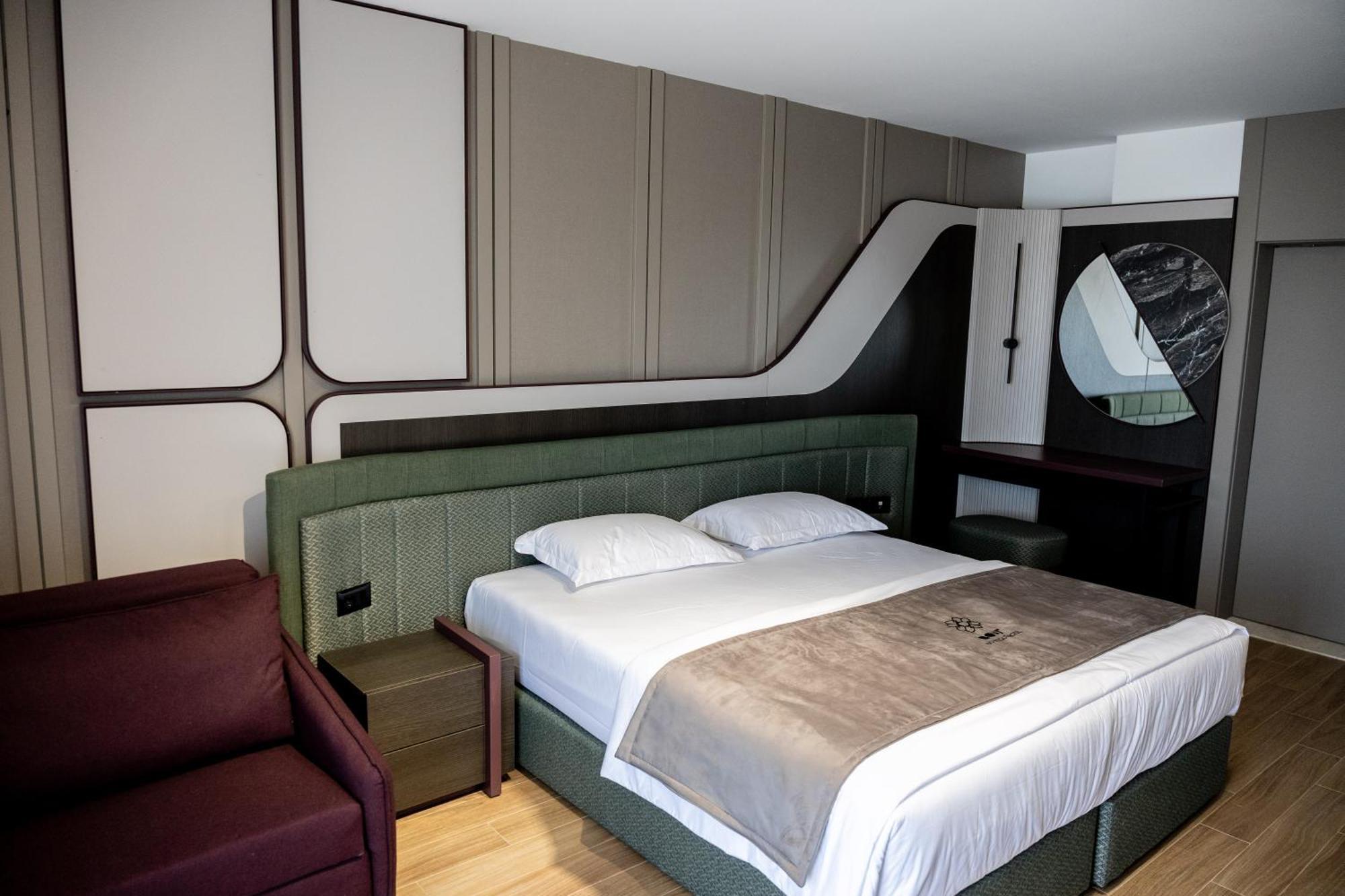 Bolt Boutique Hotel Lezhë Екстериор снимка