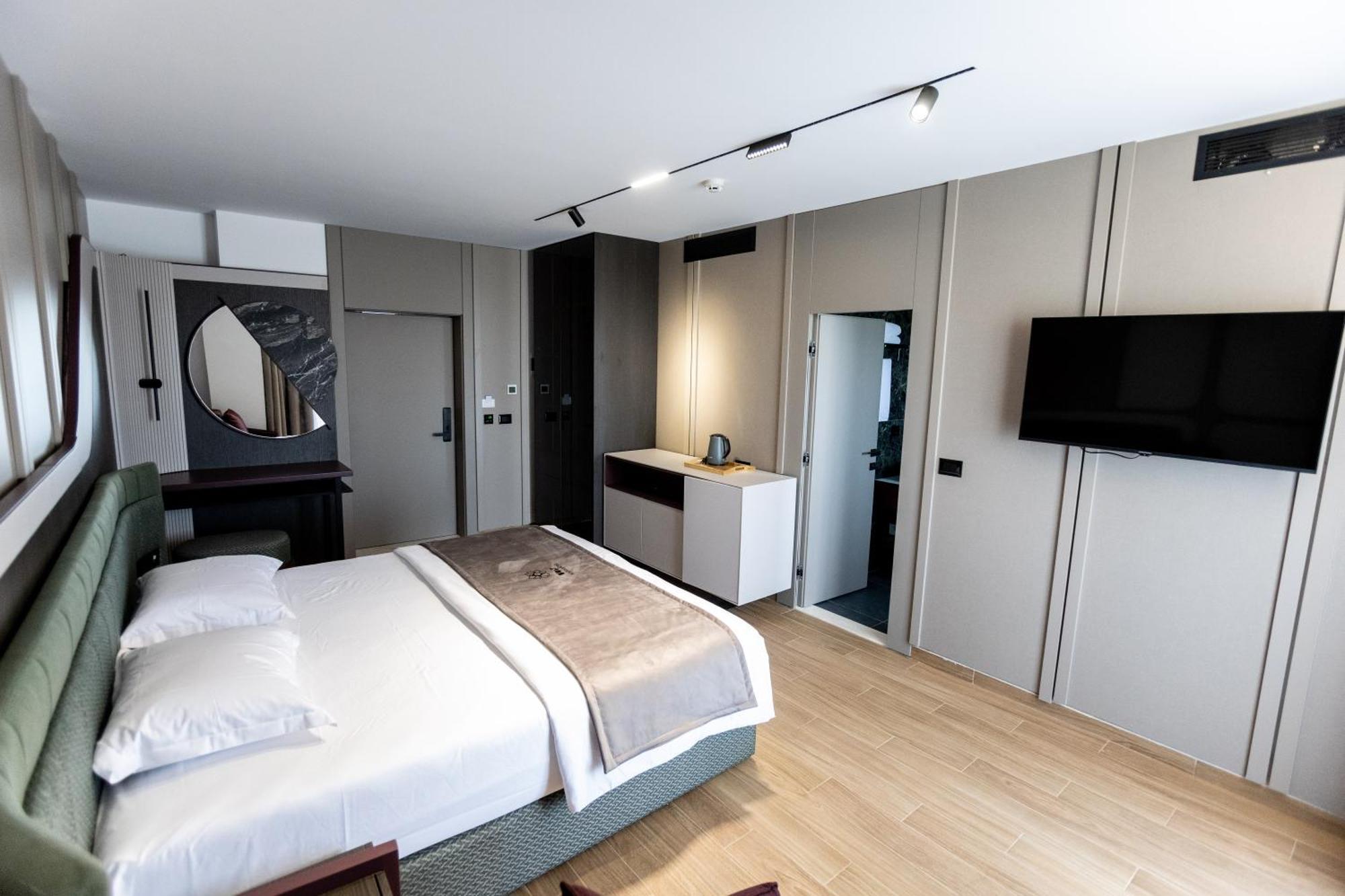 Bolt Boutique Hotel Lezhë Екстериор снимка