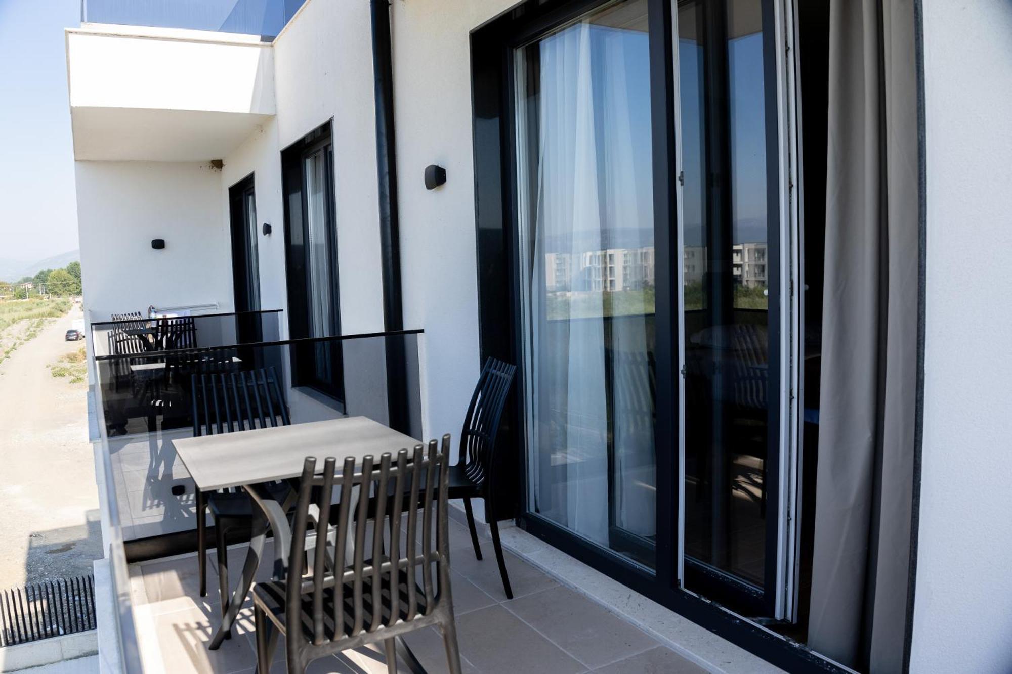 Bolt Boutique Hotel Lezhë Екстериор снимка