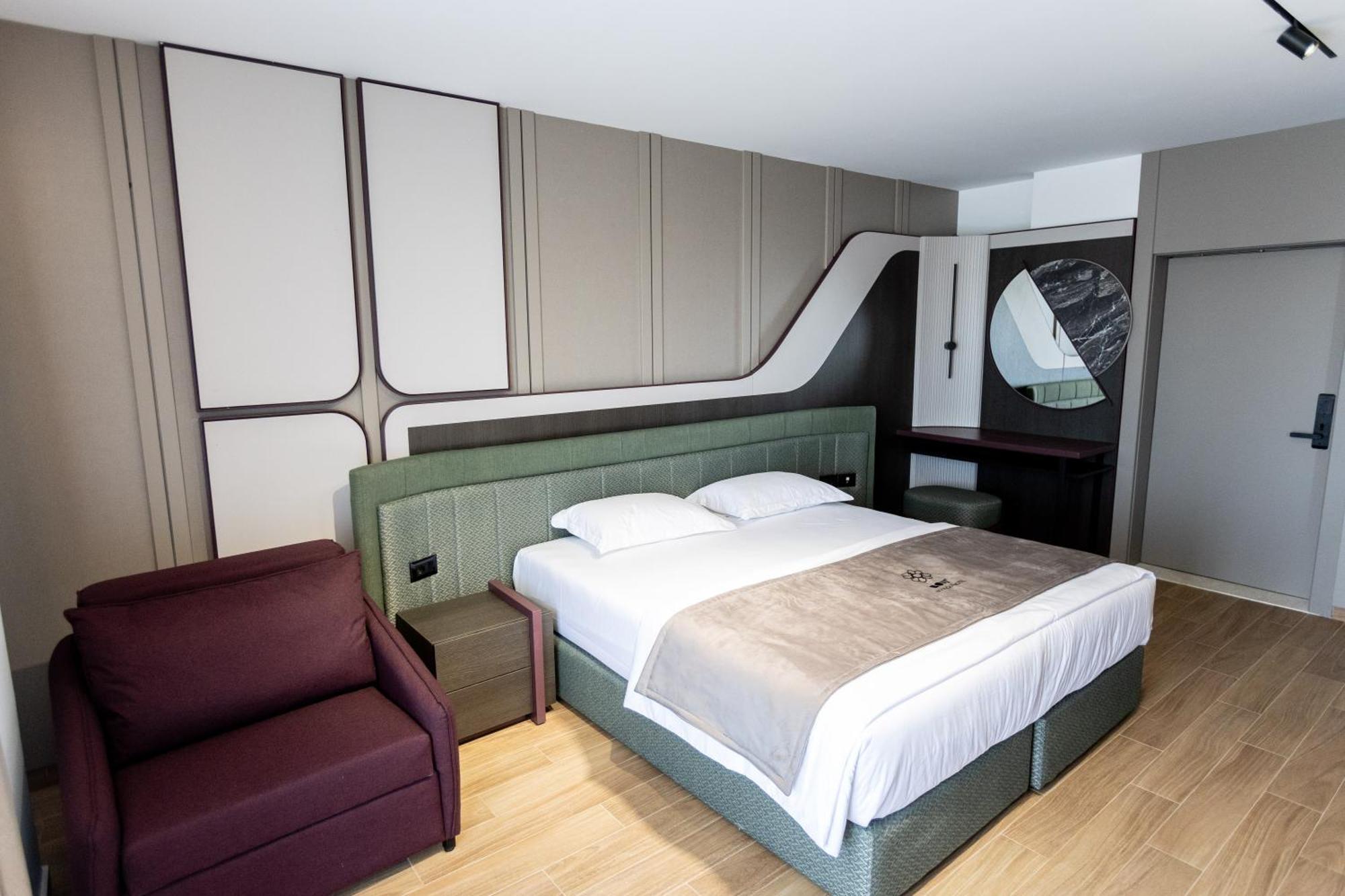 Bolt Boutique Hotel Lezhë Екстериор снимка