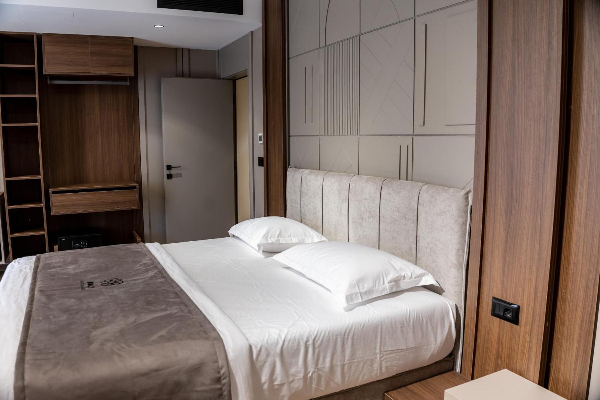Bolt Boutique Hotel Lezhë Екстериор снимка