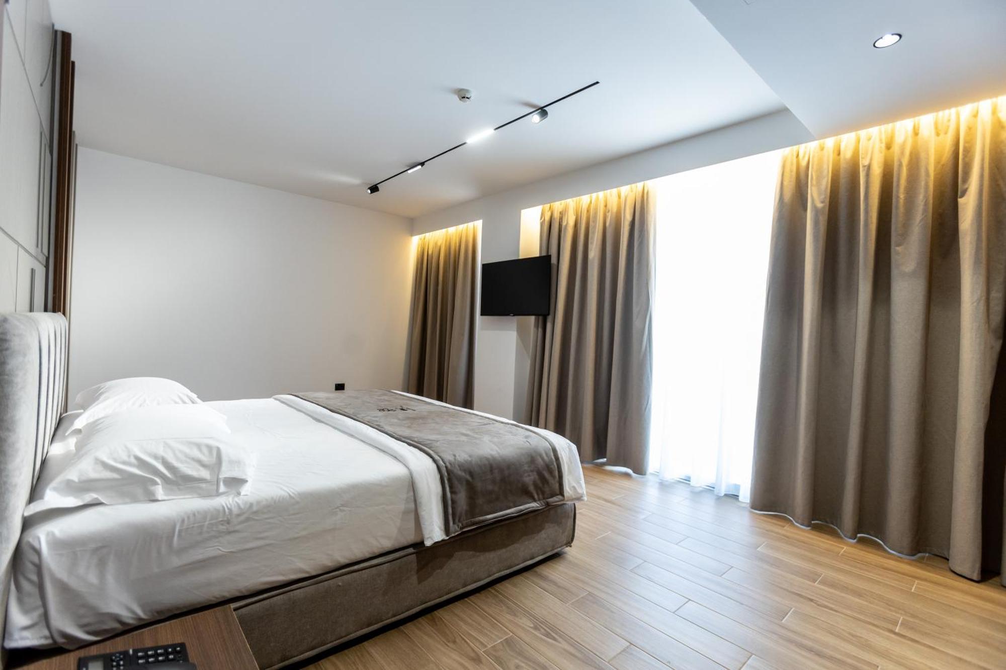 Bolt Boutique Hotel Lezhë Екстериор снимка