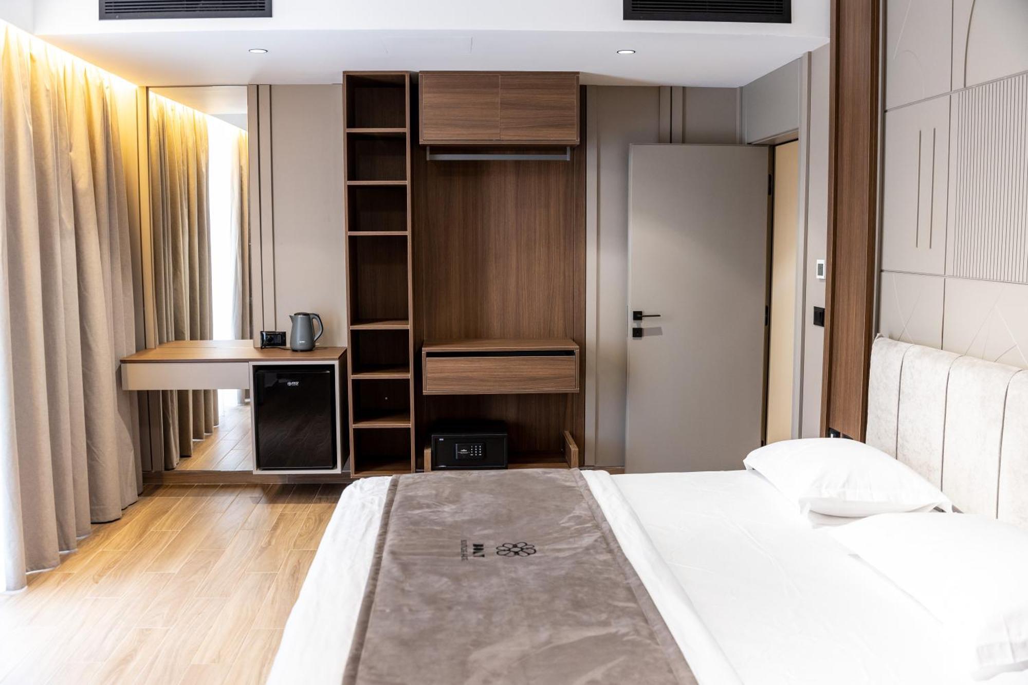 Bolt Boutique Hotel Lezhë Екстериор снимка