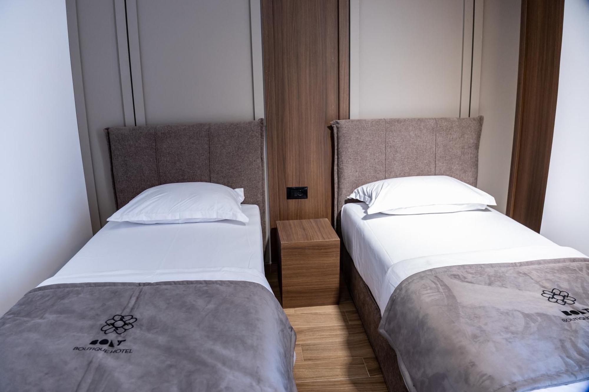 Bolt Boutique Hotel Lezhë Екстериор снимка